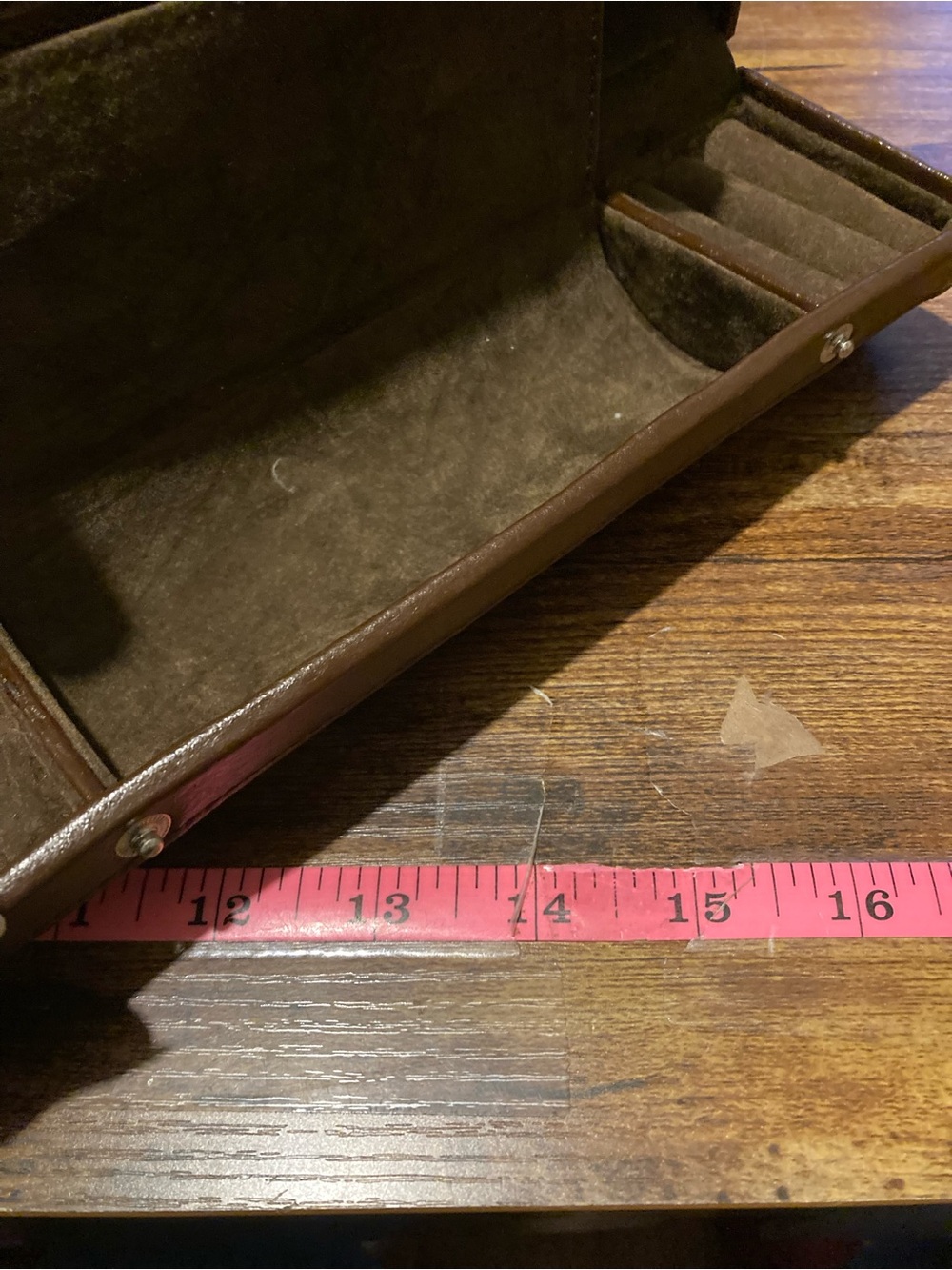 Danier genuine leather cylindrical jewelry case - Picture 7 of 14